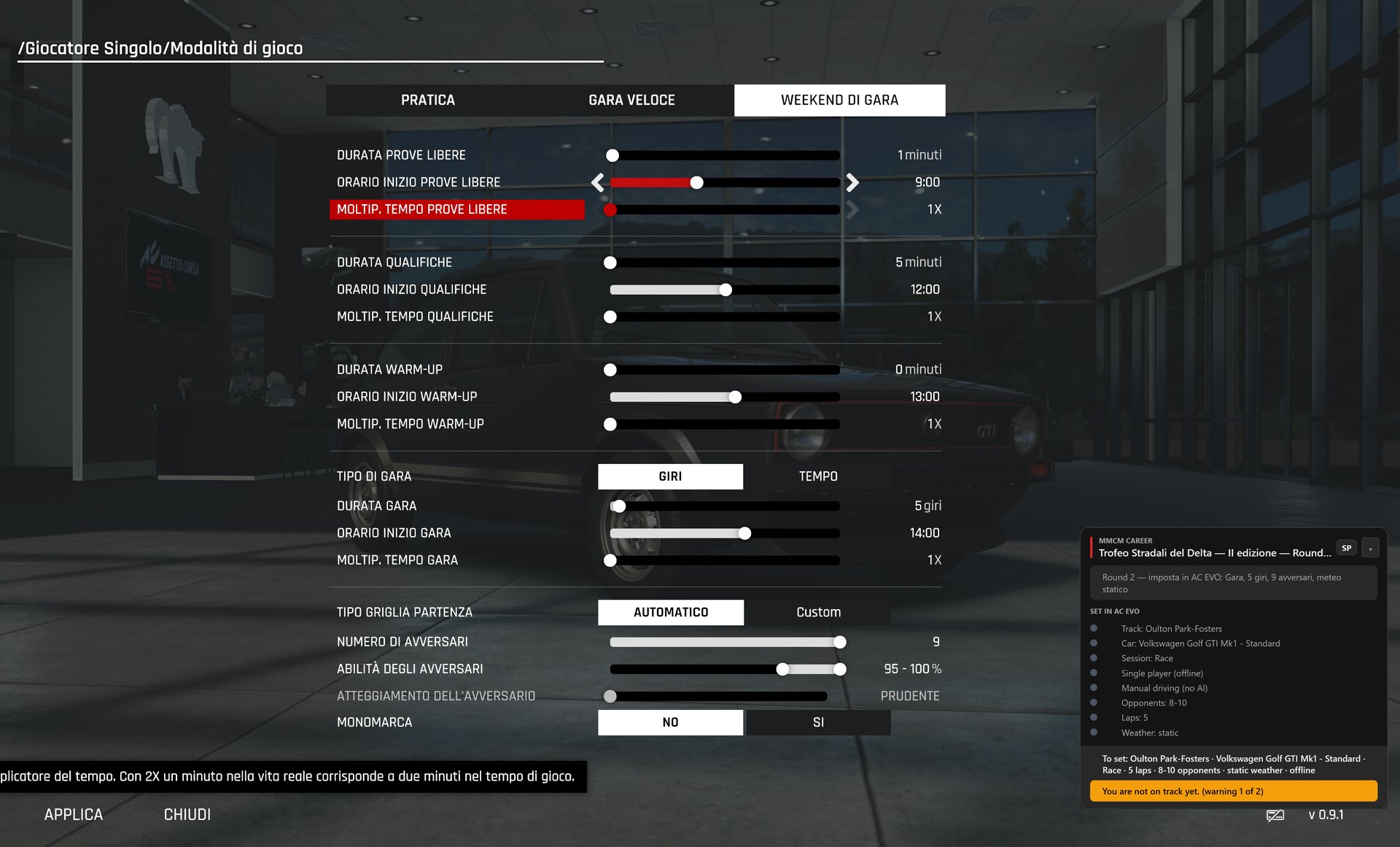 Schermata Weekend di gara di AC EVO con l'overlay che elenca la configurazione richiesta